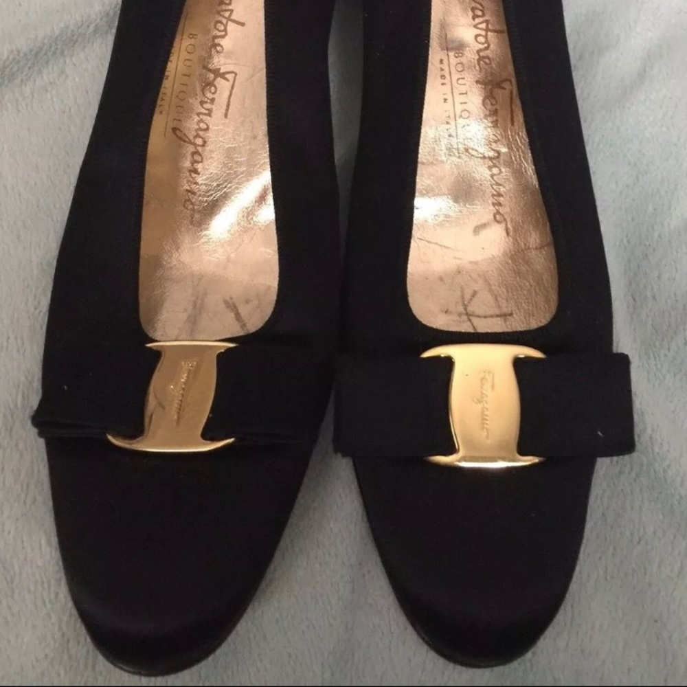 Salvatore Ferragamo Vara Bow Vintage Edition Pumps